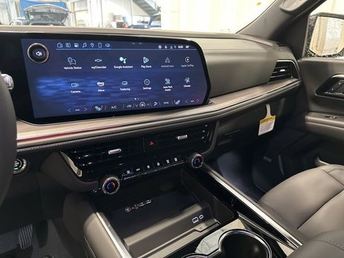 New 2025 Chevrolet Suburban LT w/ Comfort Package image 27