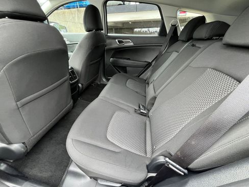 Used 2025 Kia Sportage LX FWD image 25