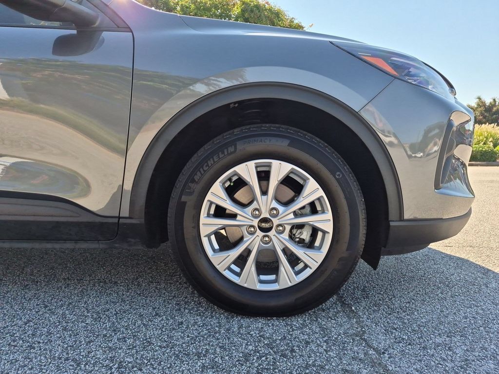 Used 2025 Ford Escape Active FWD image 10