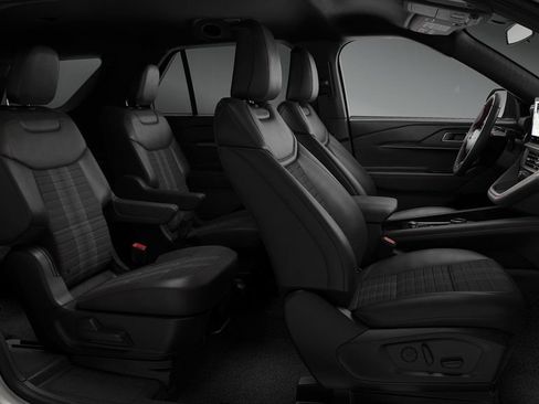 New 2026 Ford Explorer ST-Line w/ ST-Line Street Pack RWD image 6