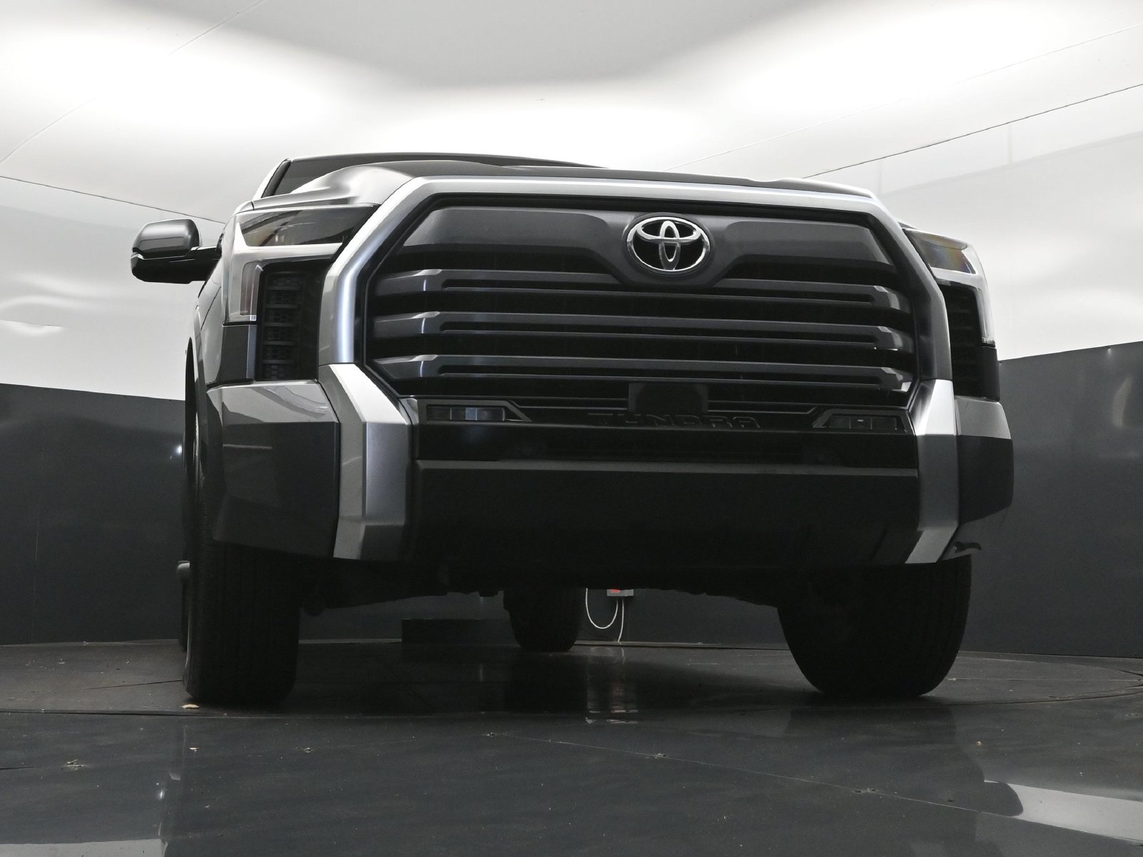 Used 2026 Toyota Tundra Limited w/ Power Package AWD/4WD image 46