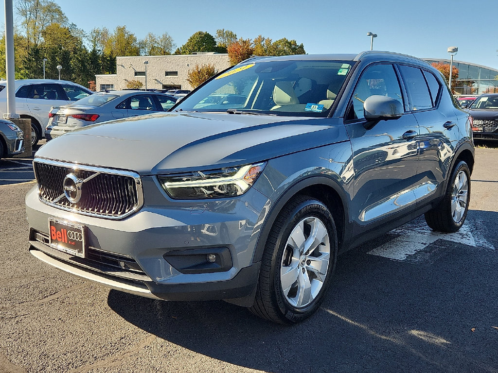 Used 2021 Volvo XC40 T5 Momentum w/ Premium Package AWD/4WD image 9