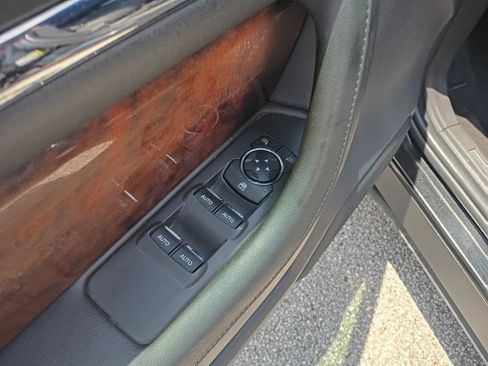 Used 2014 Lincoln MKS w/ Equipment Group 101A FWD image 10