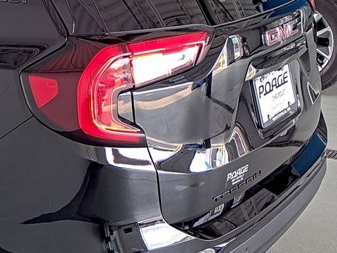 Used 2022 GMC Terrain SLT w/ Tech Package image 10