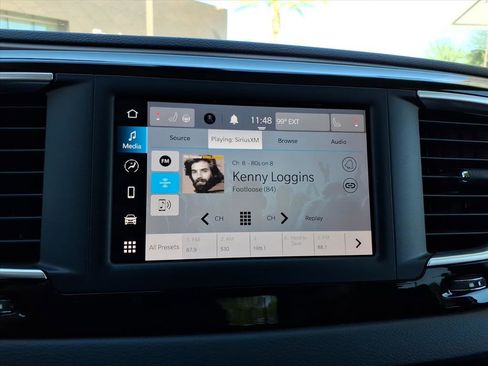 Used 2022 Chrysler Voyager LX image 22