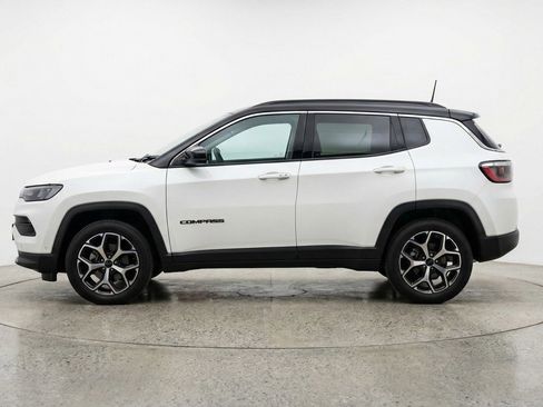 Used 2025 Jeep Compass Limited image 5