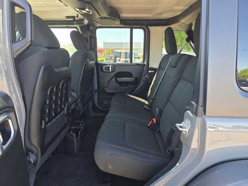 Used 2021 Jeep Wrangler Unlimited Rubicon w/ Uconnect 4C Nav & Sound Group AWD/4WD image 16