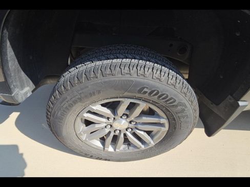 Used 2023 Chevrolet Colorado LT RWD image 21