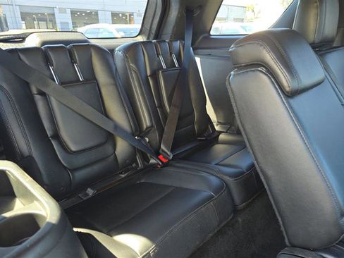 Used 2016 Ford Explorer XLT w/ Equipment Group 202A image 11