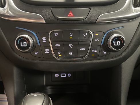 Used 2021 Chevrolet Equinox LT image 12