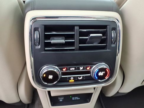 Used 2017 Lincoln Continental Reserve w/ Climate Package image 15