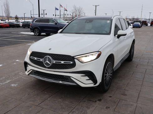 Certified 2025 Mercedes-Benz GLC 300 4MATIC image 4