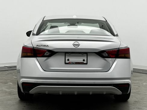 Used 2025 Nissan Altima 2.5 SV image 6