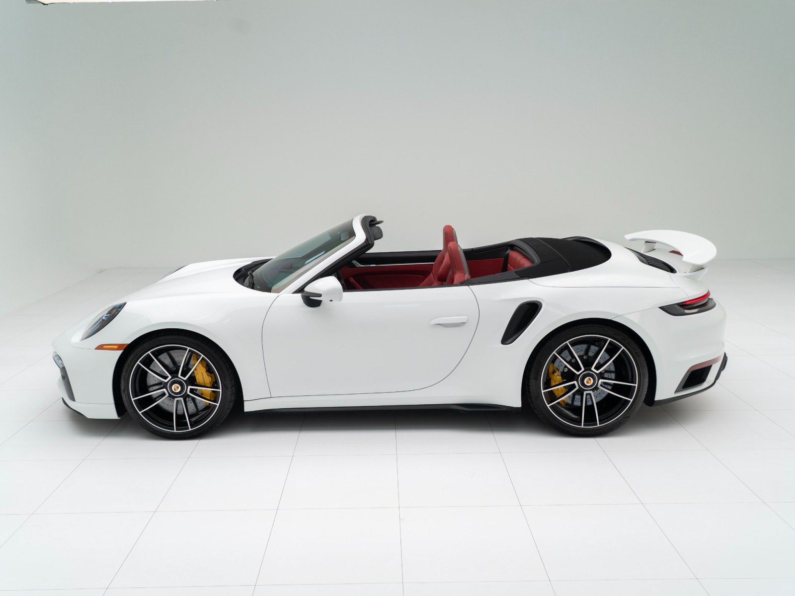 Certified 2025 Porsche 911 Turbo S AWD/4WD image 2
