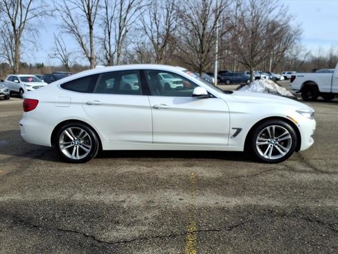 Used 2017 BMW 330i Gran Turismo xDrive image 9
