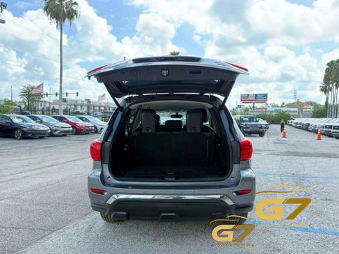 Used 2019 Nissan Pathfinder SL AWD/4WD image 4