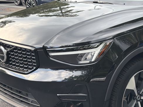 Certified 2024 Volvo XC40 B5 Core w/ Protection Package Premier AWD/4WD image 6