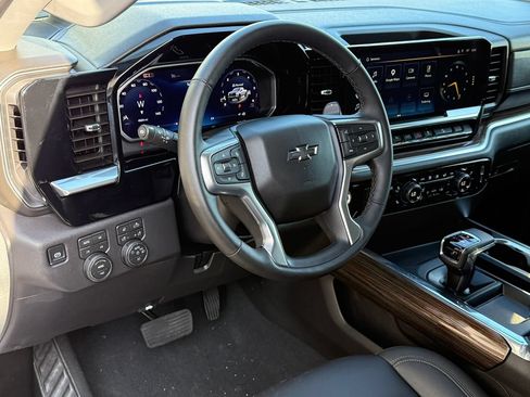 Used 2026 Chevrolet Silverado 1500 LT Trail Boss w/ LT Trail Boss Premium Package AWD/4WD image 23