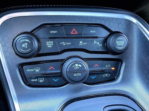 Used 2016 Dodge Challenger R/T Scat Pack w/ Leather Interior Group image 33