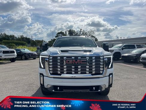 Used 2025 GMC Sierra 3500 Denali w/ Denali Reserve Package AWD/4WD image 3