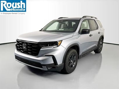 New 2025 Honda Pilot TrailSport