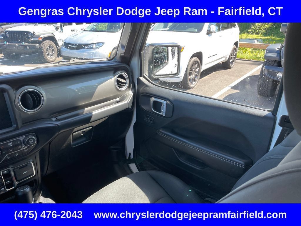 Used 2019 Jeep Wrangler Unlimited Sahara AWD/4WD image 59
