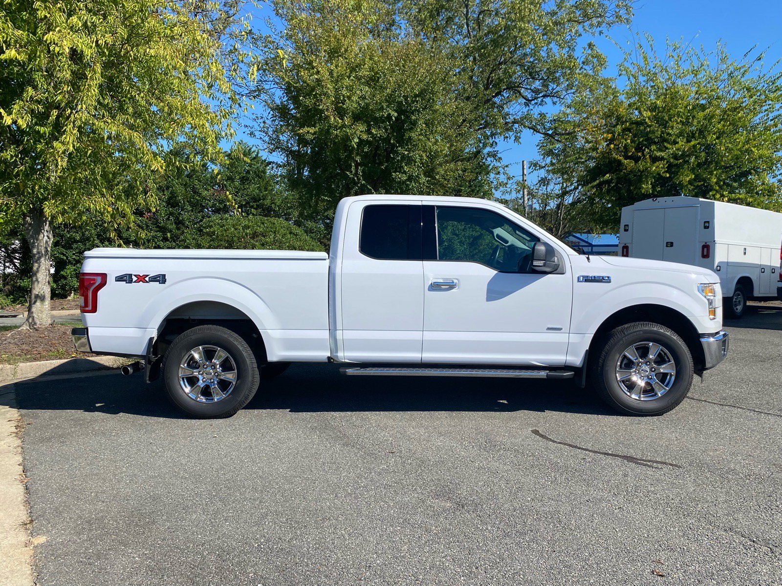 Used 2015 Ford F150 XLT w/ Equipment Group 302A Luxury AWD/4WD image 3