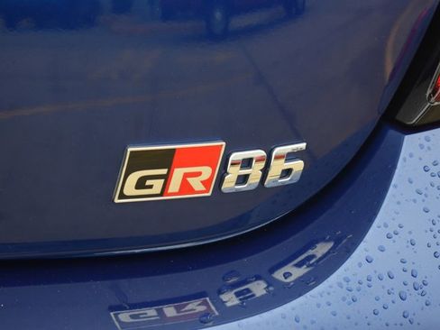 Used 2025 Toyota GR86 Premium RWD image 7