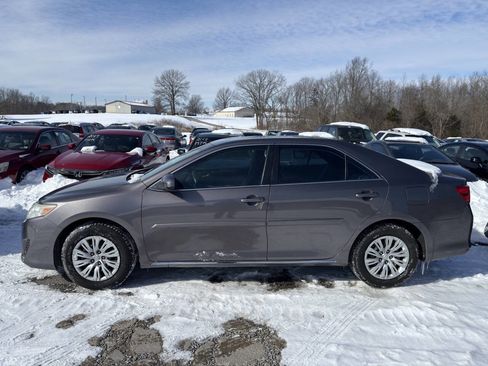 Used 2014 Toyota Camry LE image 3