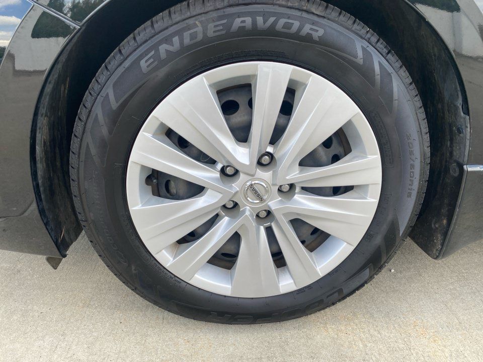 Used 2021 Nissan Sentra S FWD image 31