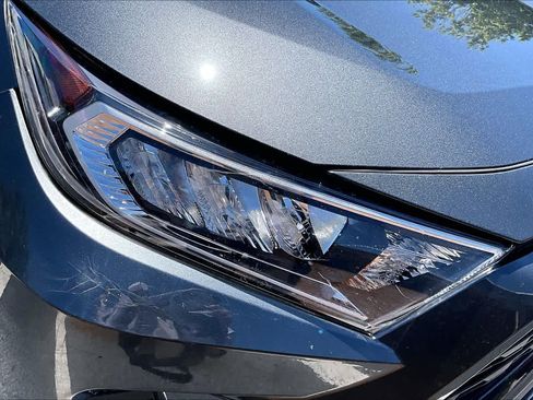 Used 2021 Toyota RAV4 XLE w/ Convenience Package FWD image 28