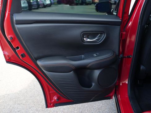 Used 2025 Honda HR-V Sport image 17