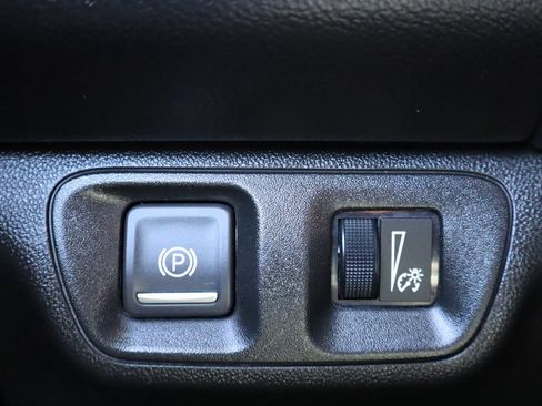 Used 2023 GMC Acadia SLT AWD/4WD image 30