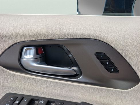 Used 2024 Chrysler Pacifica Touring-L FWD image 30