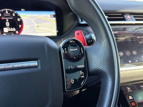 Used 2019 Land Rover Range Rover Velar R-Dynamic SE image 24