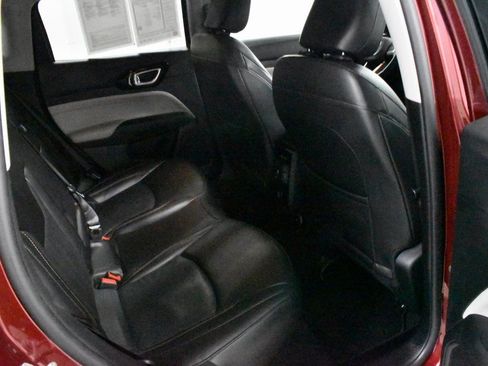 Used 2022 Jeep Compass Limited image 17