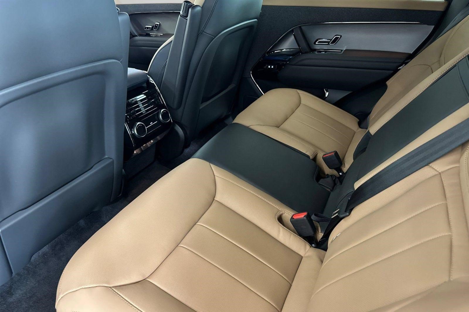 New 2026 Land Rover Range Rover Sport Dynamic SE AWD/4WD image 27