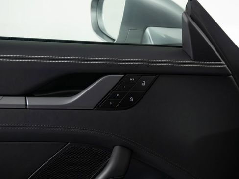 Certified 2024 Porsche 911 Carrera RWD image 20