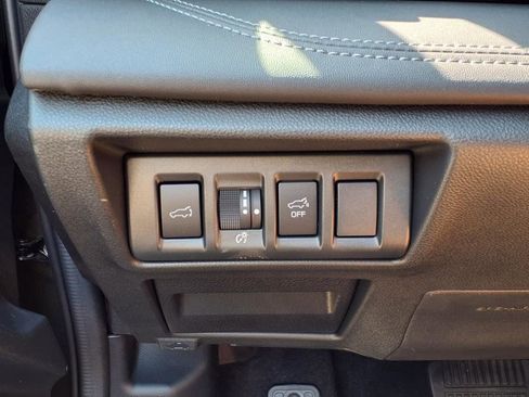 New 2025 Subaru Outback Limited image 12