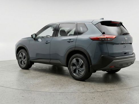 Used 2025 Nissan Rogue SV image 6