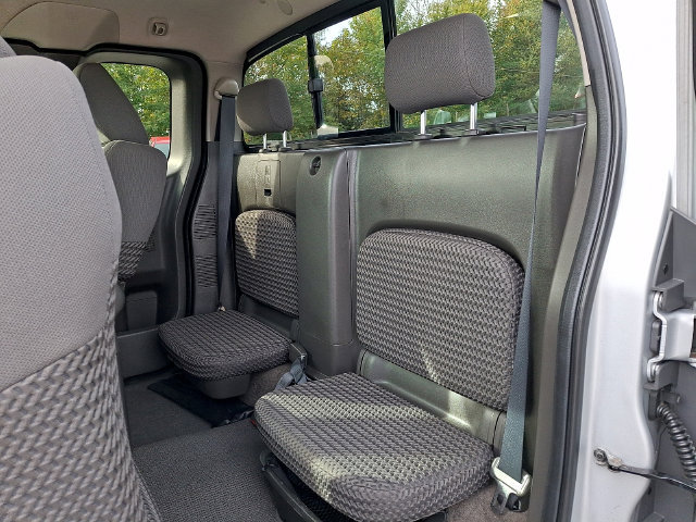 Used 2010 Nissan Frontier SE w/ SE Value Truck Pkg AWD/4WD image 10