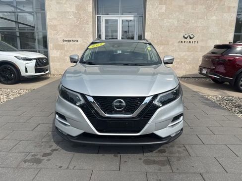 Used 2022 Nissan Rogue Sport SL w/ Premium Package AWD/4WD image 2