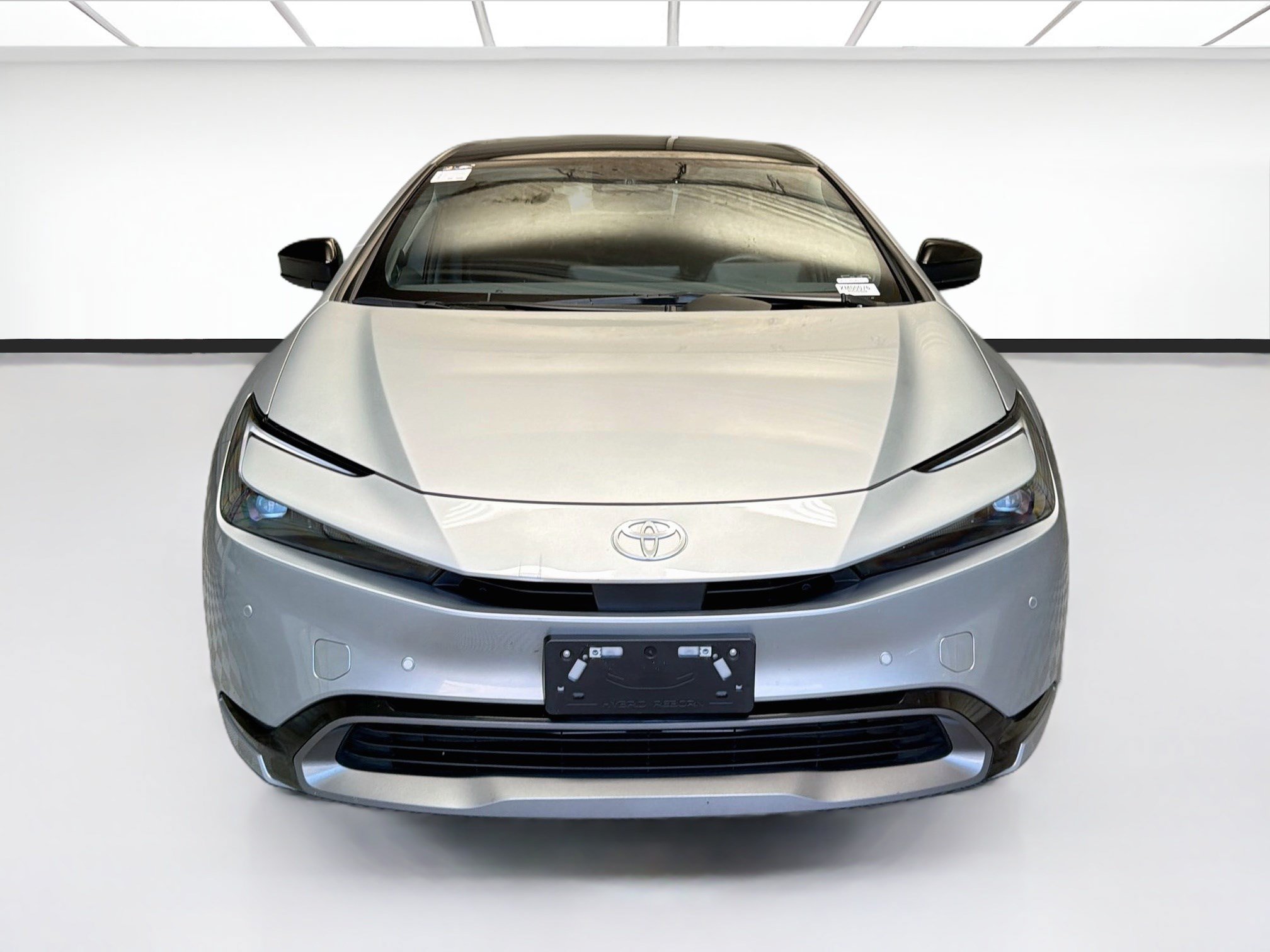 Used 2024 Toyota Prius Limited FWD image 2