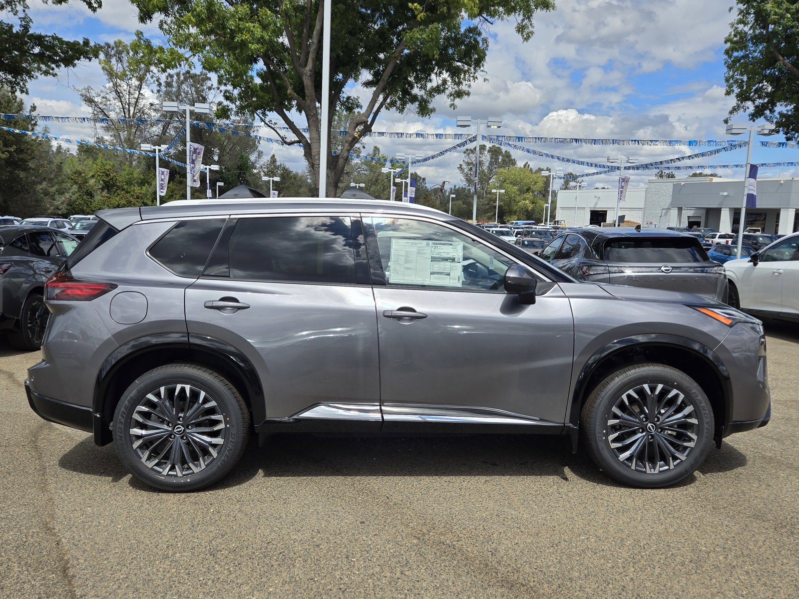 New 2026 Nissan Rogue Platinum w/ Platinum Premium Package AWD/4WD image 3