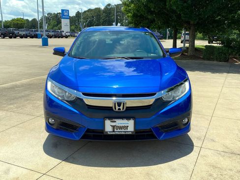 Used 2017 Honda Civic EX-T image 2