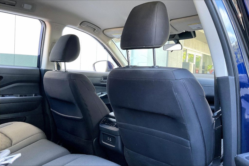 Used 2025 Nissan Pathfinder SV AWD/4WD image 21