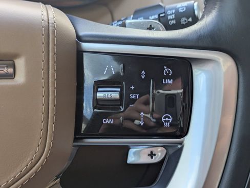 Certified 2025 Land Rover Range Rover SE AWD/4WD image 27