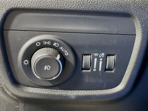 Used 2024 Jeep Grand Cherokee L Limited w/ Luxury Tech Group II image 17