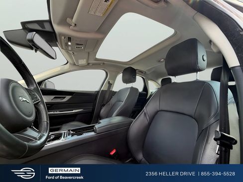 Used 2017 Jaguar XF Premium AWD/4WD image 12