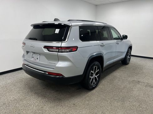 Used 2024 Jeep Grand Cherokee L Limited w/ Luxury Tech Group II image 21